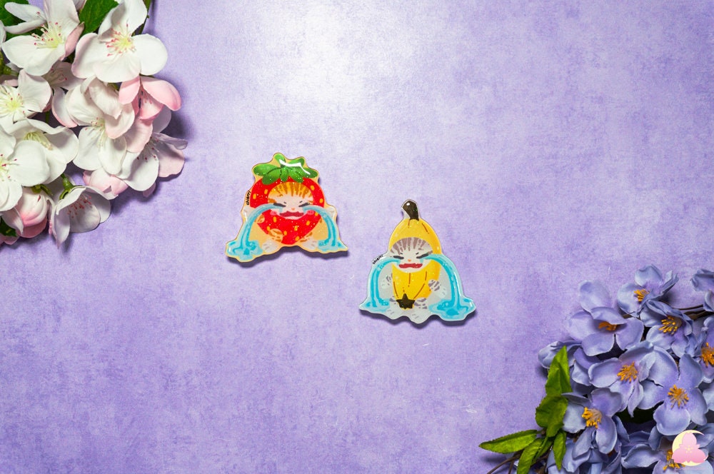 V.C Cute Animal Charm Grips/Kawaii / Acrylic Holder/Glitter acrylic / Crying cat/ Strawberry Cat/ Banana Cat